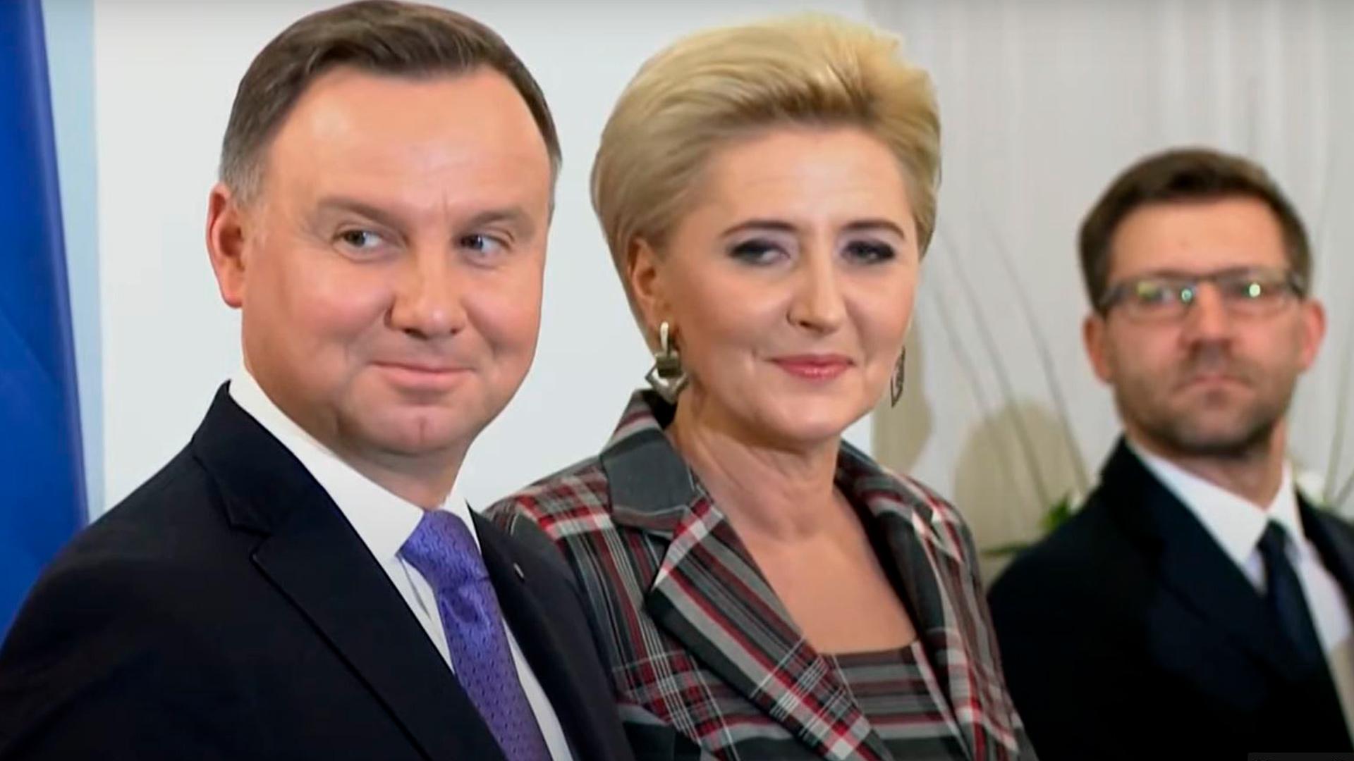 Obrisi demokratije (obrisi-demokratije) Документальный фильм