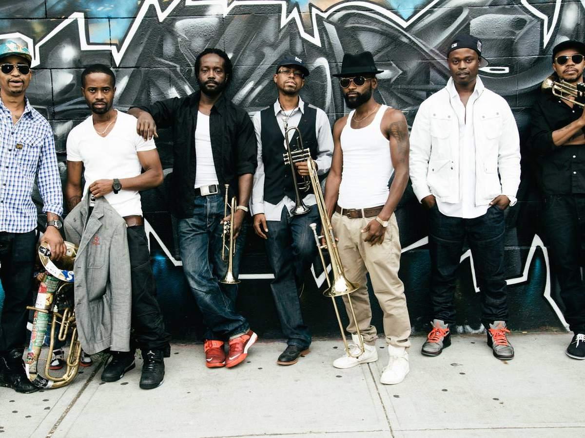 Духовой оркестр «Hypnotic Brass Ensemble». Фестиваль джаза во Вьенне (Франция) (duhovoj-orkestr-hypnotic-brass-ensemble-festival-dzhaza-vo-venne-frantsija) Музыка