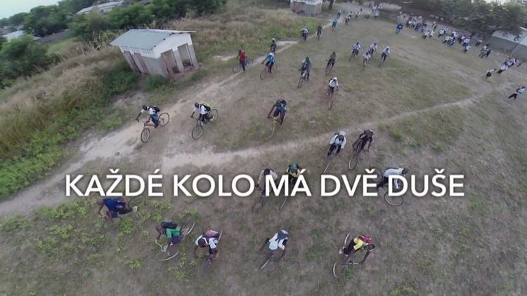 Постер Každé kolo má dvě duše