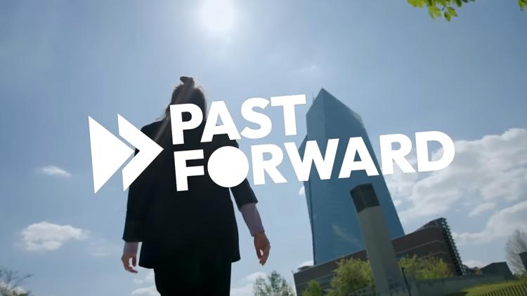 Постер Past Forward