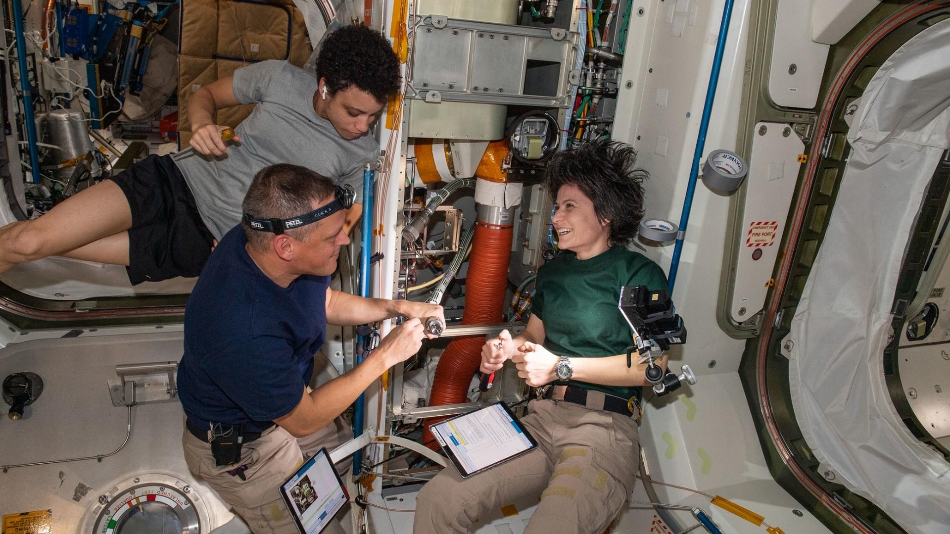 ISS Expedition 67 In-Flight Interview with KNBC-TV, Los Angeles and NASA Flight Engineer Jessica Watkins (iss-expedition-67-in-flight-interview-with-knbc-tv-los-angeles-and-nasa-flight-engineer-jessica-watkins) Познавательное