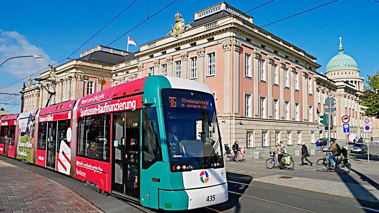 Unterwegs durch Potsdam mit der Tram (unterwegs-durch-potsdam-mit-der-tram) Документальный фильм