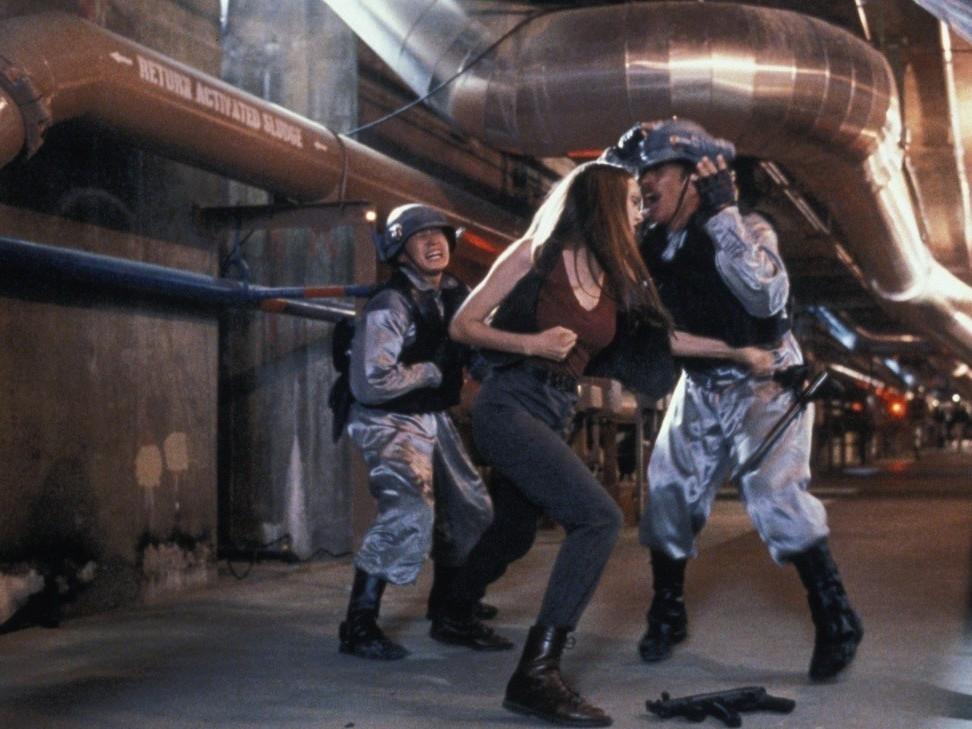 Киборг 2: Стеклянная тень (kiborg-2-stekljannaja-ten) Фильм 1993