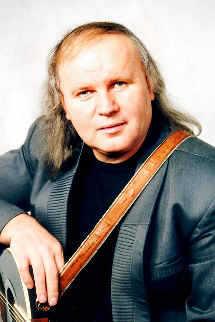 Anatol Dumitras. Ce cauti floare de cires in toamna … (anatol-dumitras-ce-cauti-floare-de-cires-in-toamna) Музыка