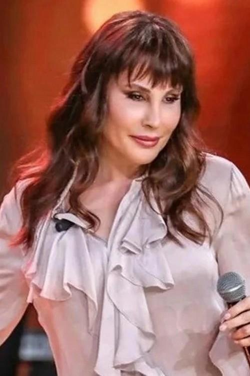 Nostalji Konserleri «Funda Arar» (nostalji-konserleri-funda-arar) Музыка