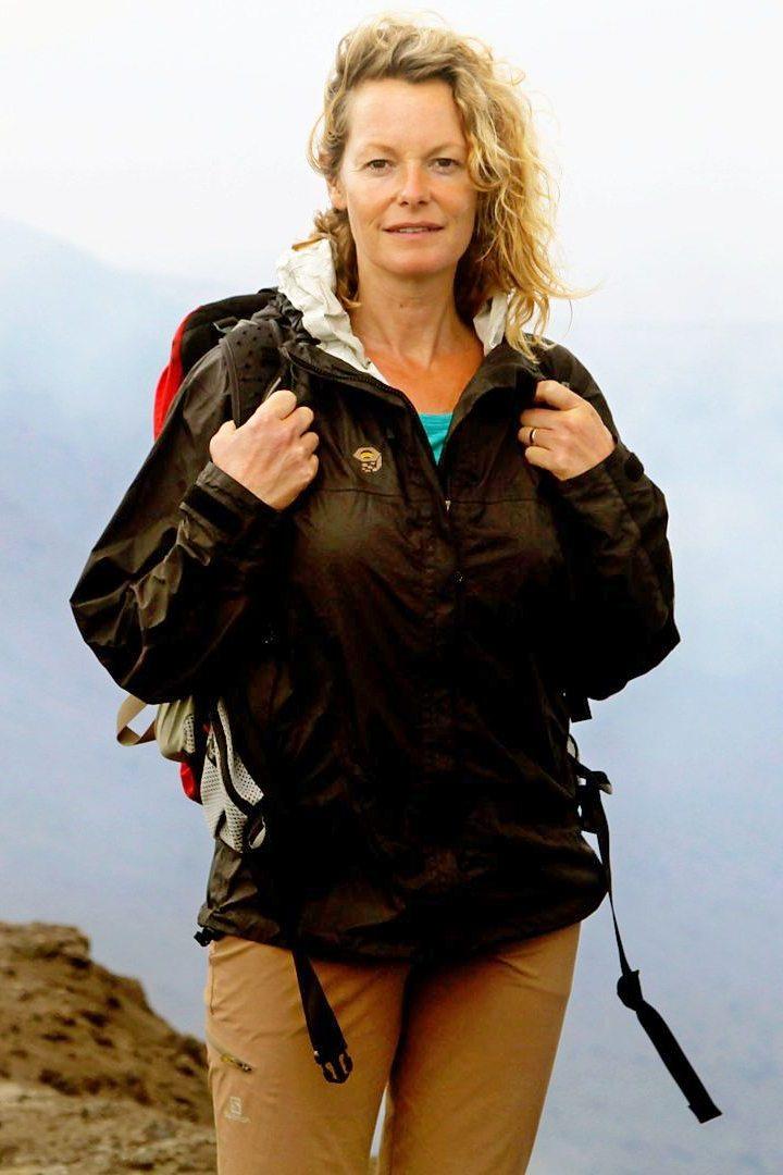 Kate Humble: Into the Volcano (kate-humble-into-the-volcano) Документальный фильм