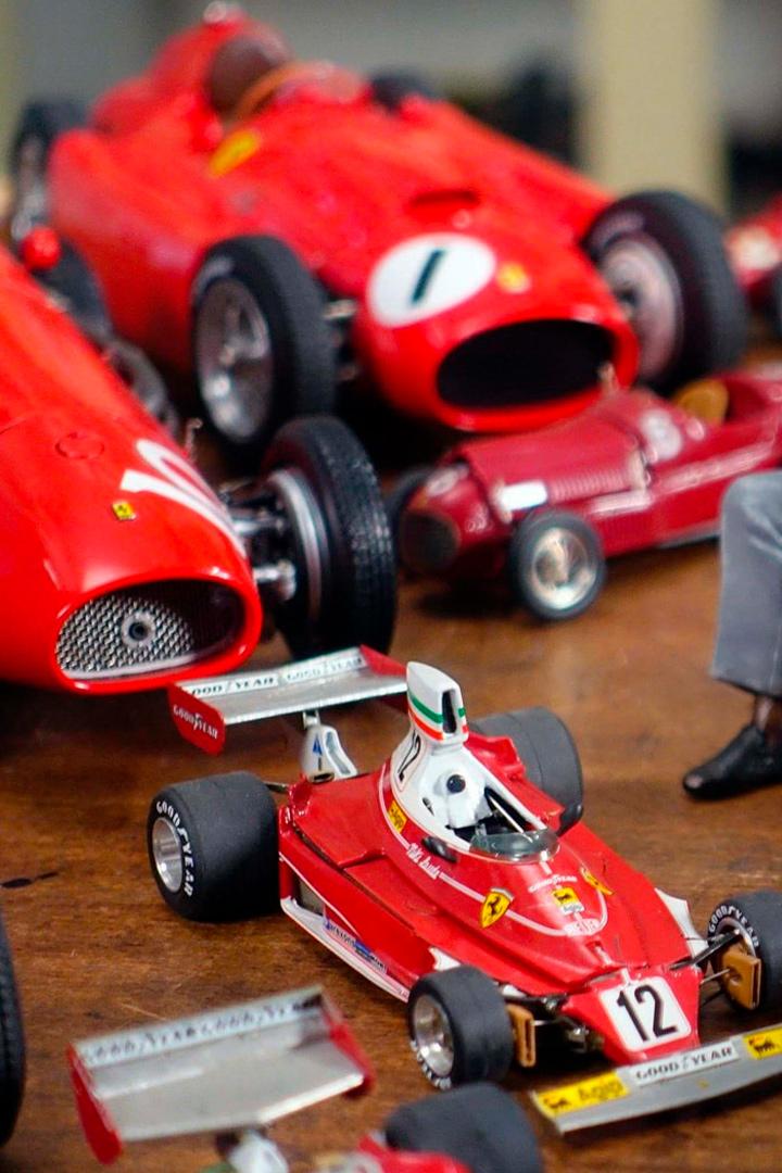 Enzo Ferrari, le rouge et le noir (enzo-ferrari-le-rouge-et-le-noir) Документальный фильм