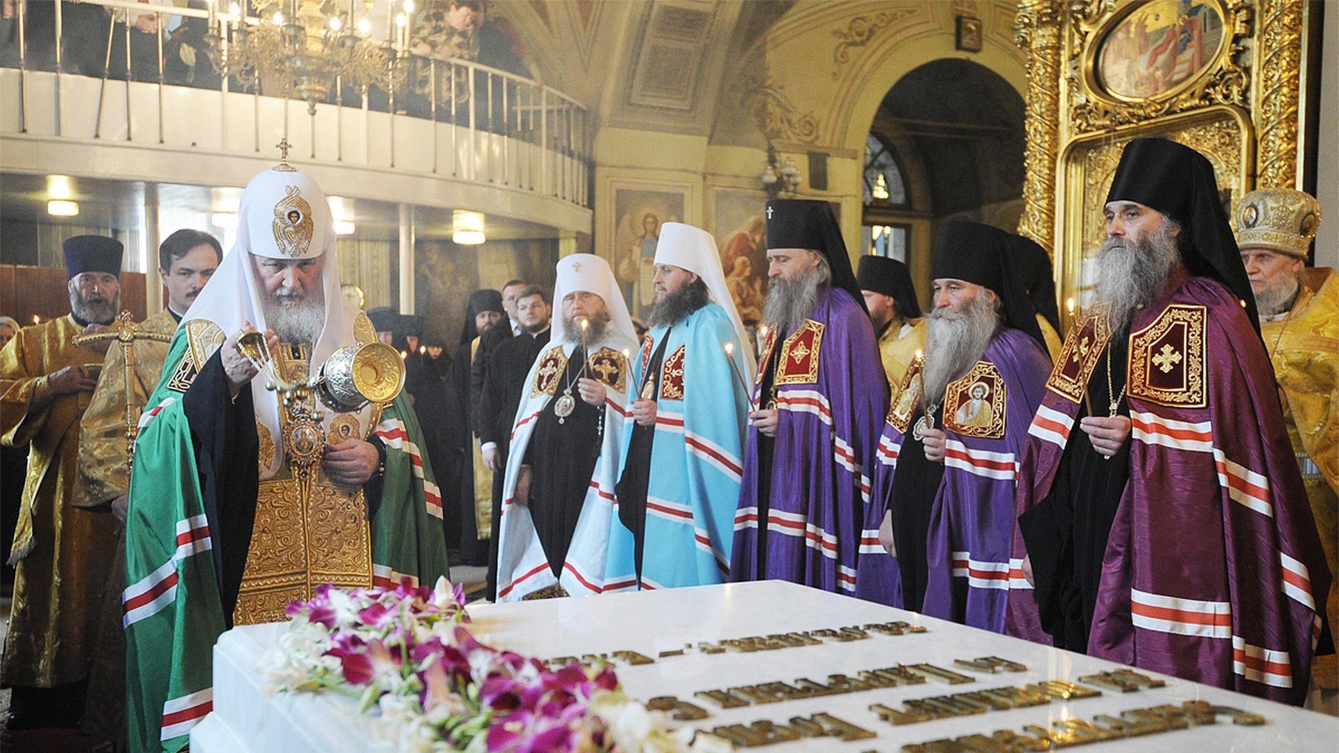 Заупокойная лития у гробницы Святейшего Патриарха Алексия 2 (zaupokojnaja-litija-u-grobnitsy-svjatejshego-patriarha-aleksija-2) Другое