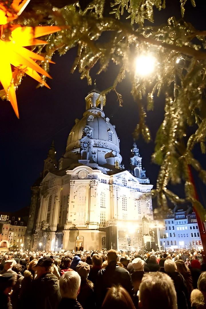 Weihnachtliche Vesper vor der Frauenkirche (weihnachtliche-vesper-vor-der-frauenkirche) Досуг, хобби