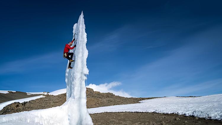 Постер The Last Ascent: Will Gadd's return to Kilimanjaro