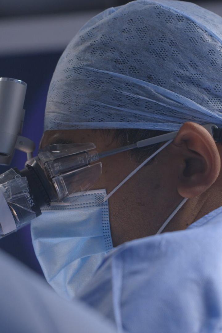 Brain Surgeons: Between Life and Death (brain-surgeons-between-life-and-death) Документальный сериал