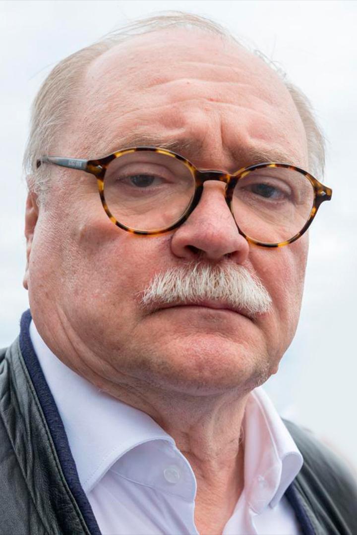 Владимир Бортко. Взгляд из Петербурга (vladimir-bortko-vzgljad-iz-peterburga) Документальный фильм