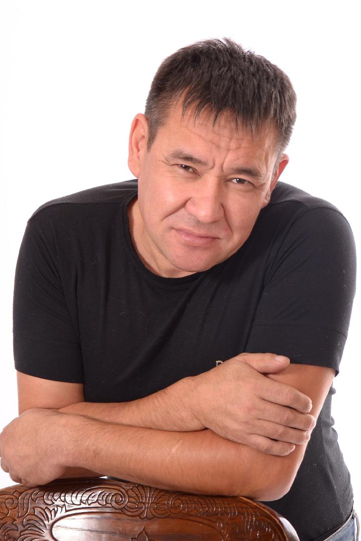 Поёт Ирик Ногуманов (poet-irik-nogumanov) Музыка