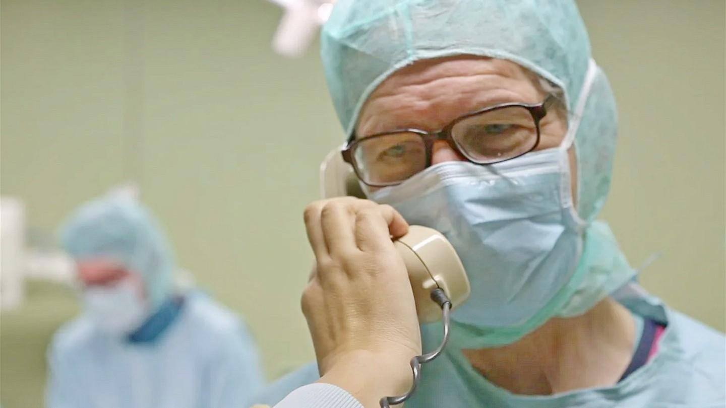 Dr. Mensch – Wie Ärzte mit Fehlern umgehen (dr-mensch-wie-rzte-mit-fehlern-umgehen) Познавательное