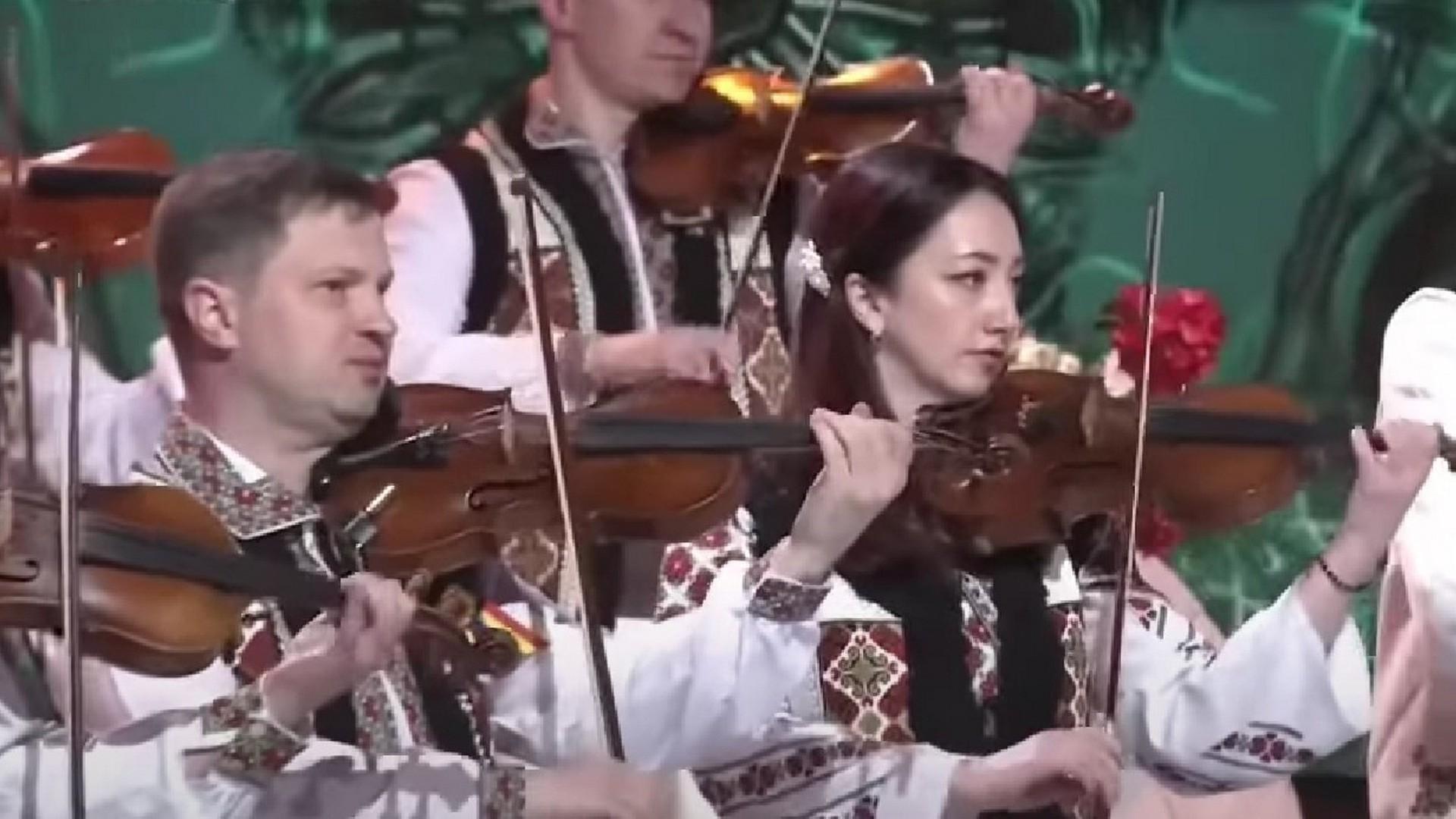 De Paști cu Orchestra «Lăutarii» (de-pati-cu-orchestra-lutarii) Музыка