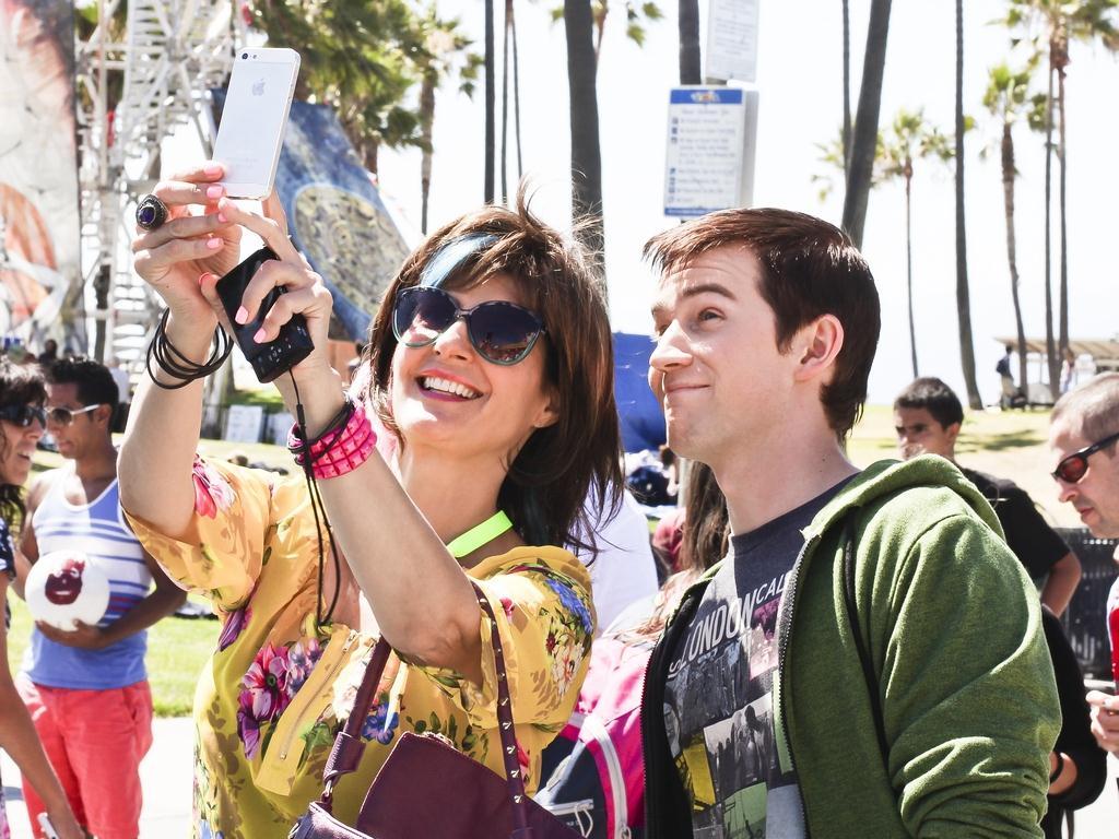 Вертолётная мама (vertoletnaja-mama) Фильм 2014