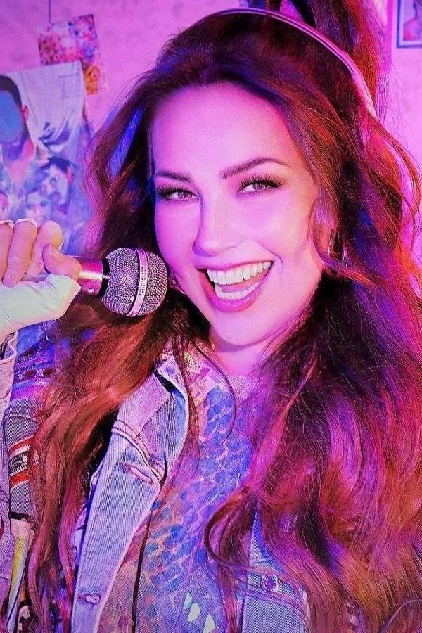 Thalia's Mixtape: El Soundtrack de Mi Vida (thalias-mixtape-el-soundtrack-de-mi-vida) Досуг, хобби