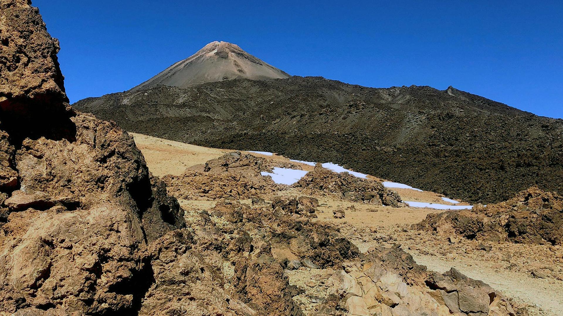 Aus dem Feuer geboren - Die Kanaren – Inseln der Glückseligen (aus-dem-feuer-geboren-die-kanaren-inseln-der-glckseligen) Документальный фильм