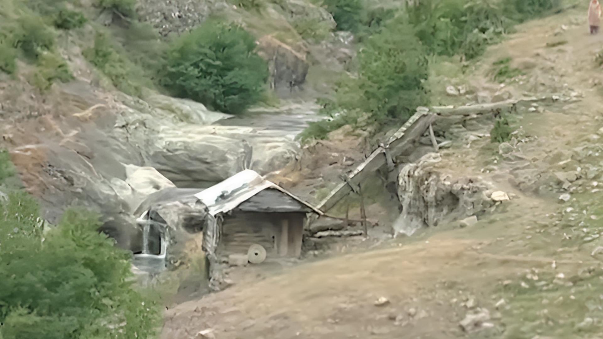 Ankara'da Yedim Taze Meyvayı (ankarada-yedim-taze-meyvay) Фильм 2006