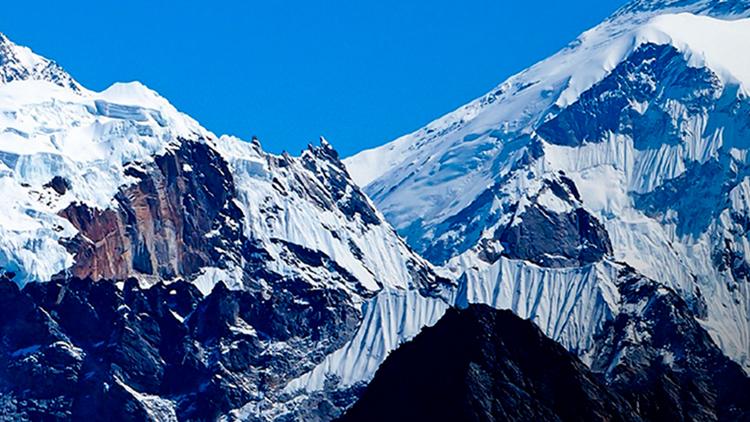 Постер Les premiers hommes de l'Himalaya