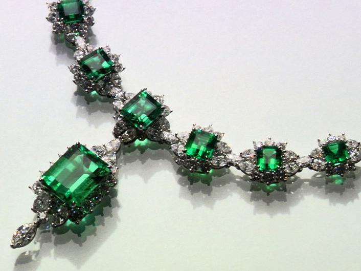 Изумруд за 400 миллионов долларов (izumrud-za-400-millionov-dollarov) Документальный фильм