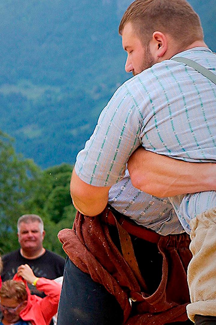 Suisse, les lutteurs portent la culotte (suisse-les-lutteurs-portent-la-culotte) Документальный фильм