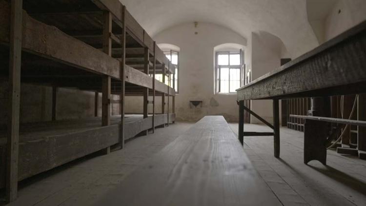 Постер Theresienstadt – Eine Geschichte von Täuschung und Tod