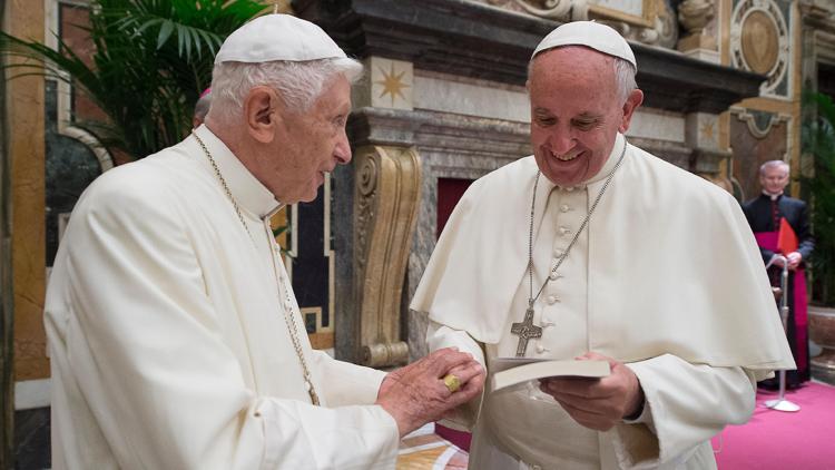 Постер Holy mass in memory of Pope Benedict XVI And the deceased cardinals and bishops of the year