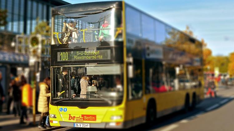 Постер Berlin mit dem Bus erfahren - Der «100er»