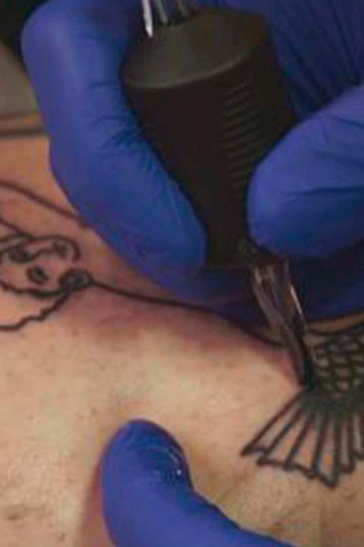 Le tatouage : Mode ou tradition ? (le-tatouage-mode-ou-tradition) Документальный фильм