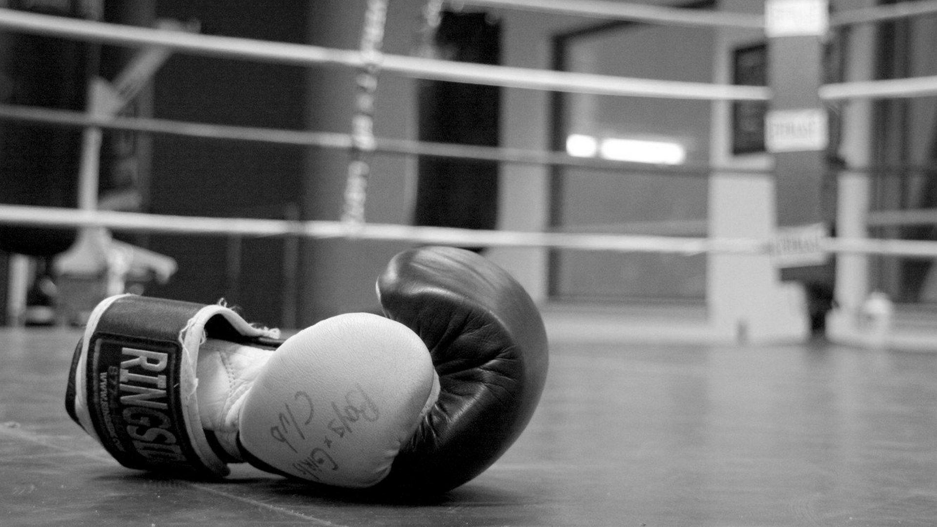 Профессиональный бокс. Вадим Туков против Улугбека Собирова. Вартан Арутюнян против Владислава Вишева. Трансляция из Екатеринбурга (professionalnyj-boks-vadim-tukov-protiv-ulugbeka-sobirova-vartan-arutjunjan-protiv-vladislava-visheva-transljatsija-iz-ekaterinburga) Спорт