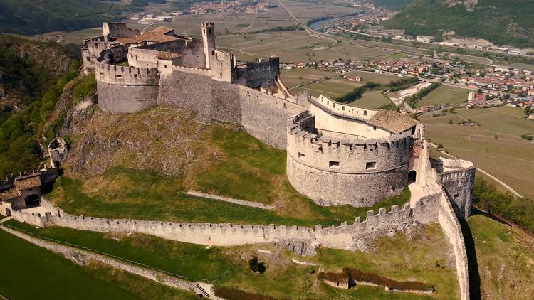 Постер Alla scoperta di Castel Beseno