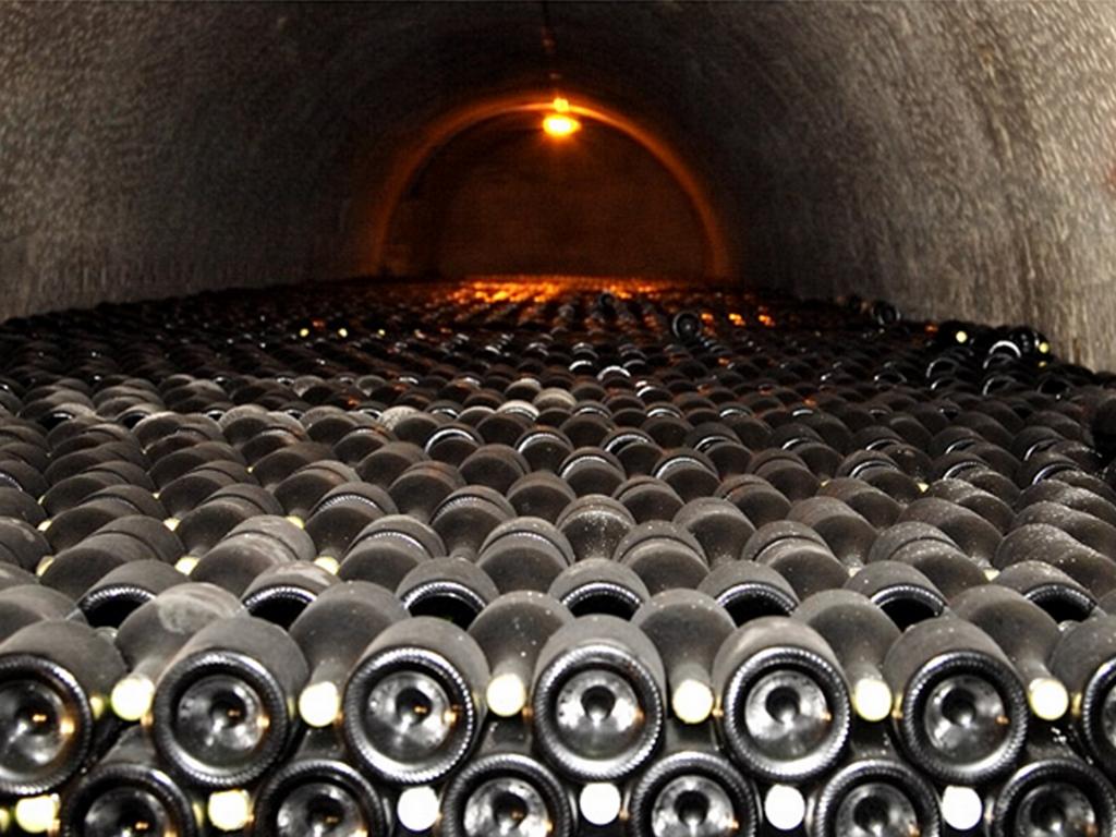 Женщины и шампанское (zhenschiny-i-shampanskoe) Документальный фильм