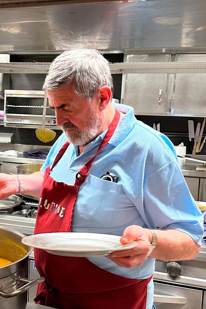 Les sociétés gastronomiques basques (les-socits-gastronomiques-basques) Документальный фильм