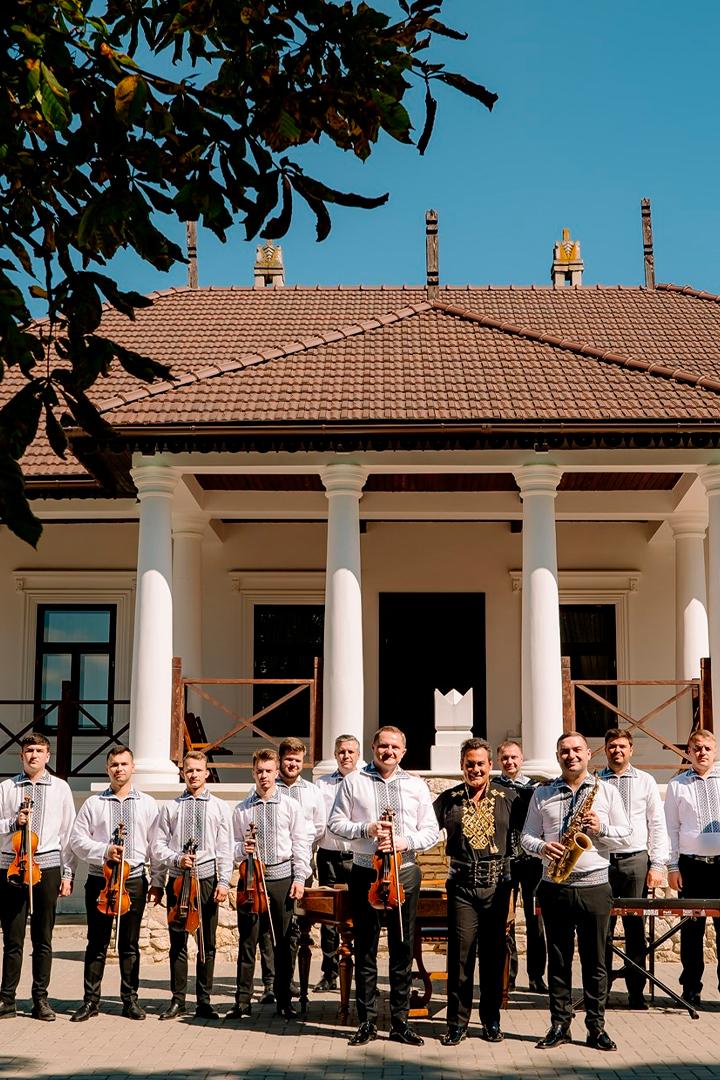 La Mulți Ani:Orchestra Moldovlasca (la-muli-aniorchestra-moldovlasca) Музыка
