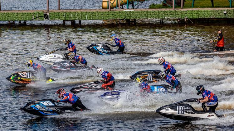 Постер Powerboat racing