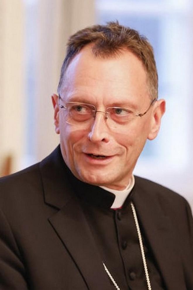 Aus dem Bamberger Heinrichsdom Einführung des neuen Erzbischofs Herwig Gössl (aus-dem-bamberger-heinrichsdom-einfhrung-des-neuen-erzbischofs-herwig-gssl) Другое
