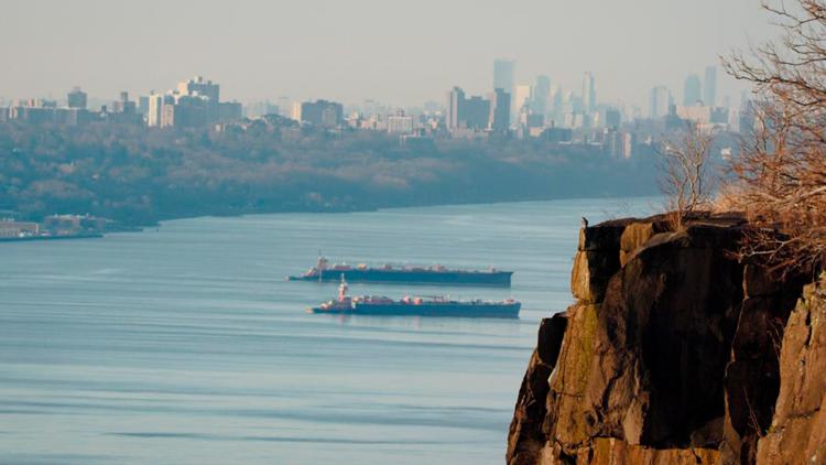 Постер Hudson River: Der Fluss zwischen Wildnis und Skyline