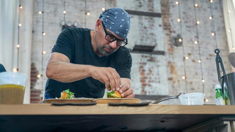 Постер Throwdown With Michael Symon