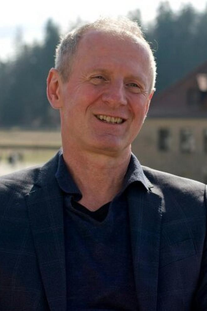 Nie wieder – Wie stark ist unsere Demokratie? (nie-wieder-wie-stark-ist-unsere-demokratie) Документальный фильм