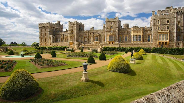 Постер Inside Windsor Castle