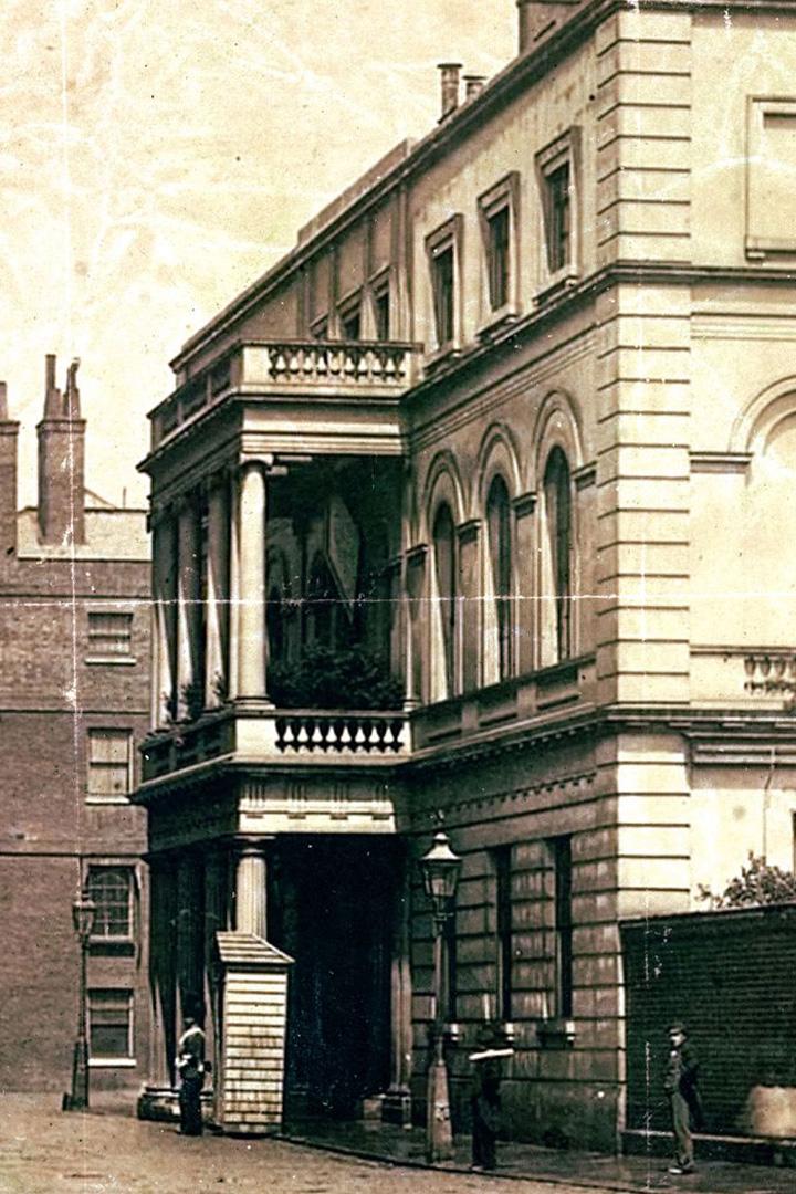 Clarence House: A Royal Residence (clarence-house-a-royal-residence) Документальный фильм