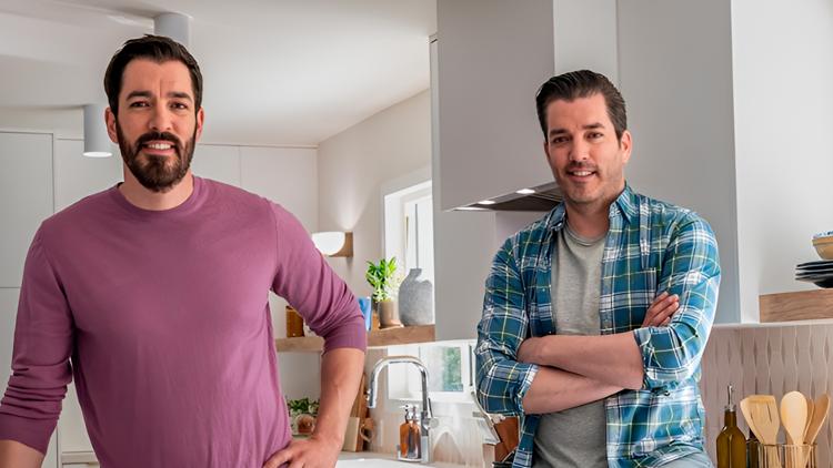 Постер Don’t Hate Your House with the Property Brothers