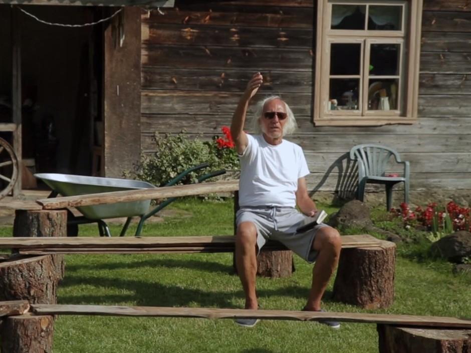 Tā dullā Strengas dēļ jeb vasara ar zelta teļu (t-dull-strengas-d-jeb-vasara-ar-zelta-teu) Документальный фильм