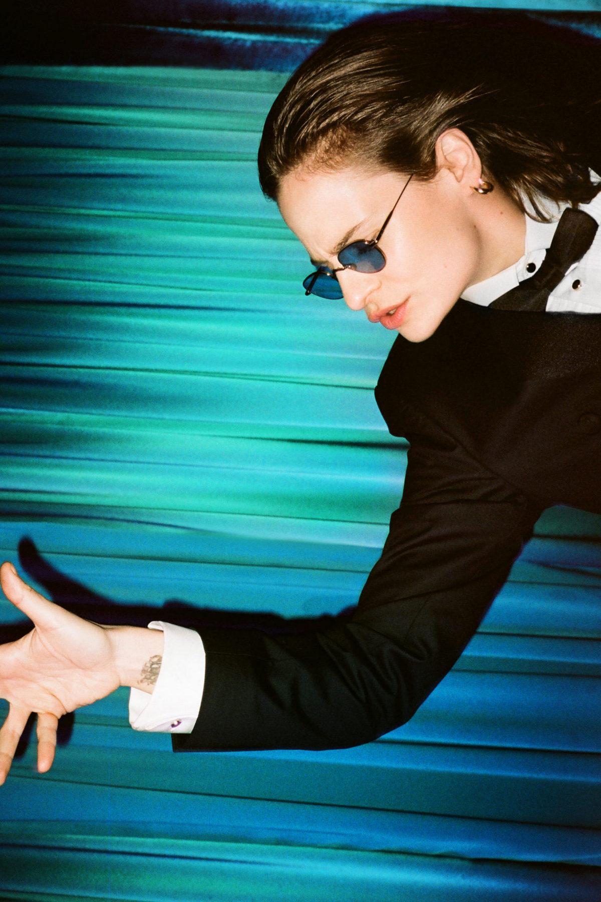 Christine And The Queens Présente «Redcar Les Adorables Étoiles» (christine-and-the-queens-prsente-redcar-les-adorables-toiles) Досуг, хобби