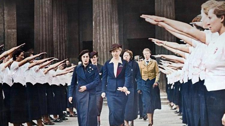 Постер Las mujeres de la Alemania nazi al servicio de Hitler