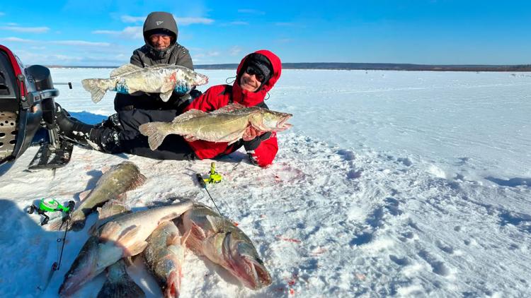 Постер Огромные судаки Горьковского водохранилища