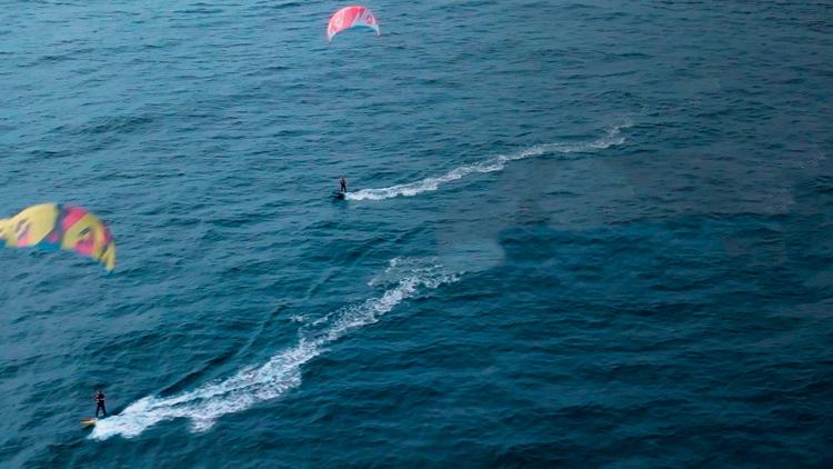 Постер Kitesurf en Bretagne, à l'assaut des phares