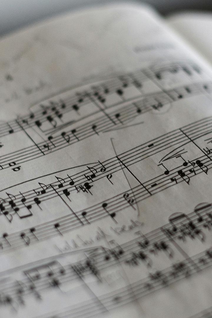 100 Longest UK Chart-Toppers... (100-longest-uk-chart-toppers) Музыка