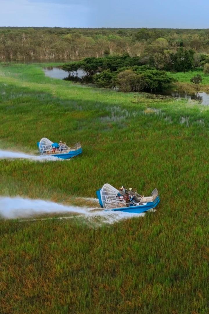 Des royaumes de terre et d'eau (des-royaumes-de-terre-et-deau) Документальный сериал